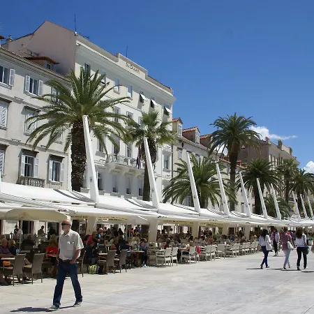 Appartement 3 Km Outside The Historical Centre *